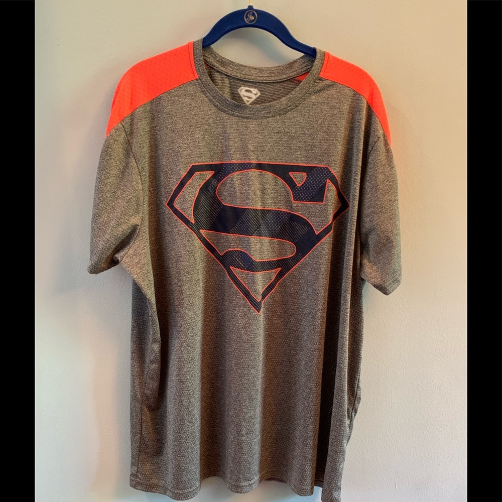 Men’s Superman tshirt